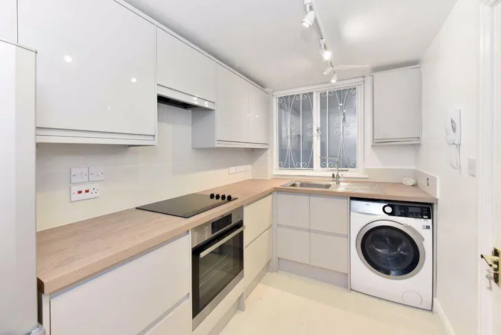 Flat Elsworthy Road in Greater London
