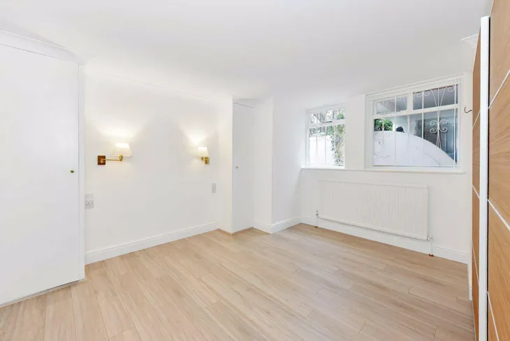 Flat Elsworthy Road in Greater London