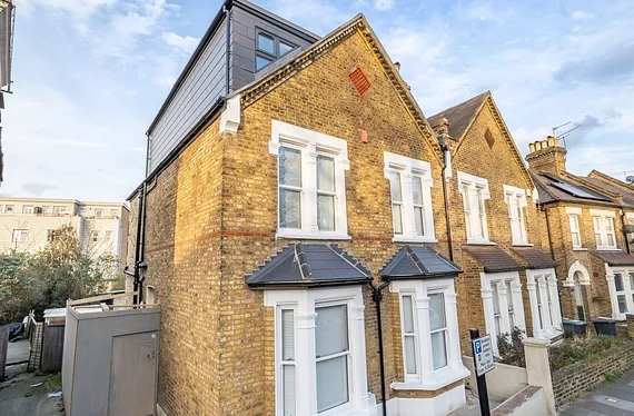 Flat Gilmore Road in Greater London