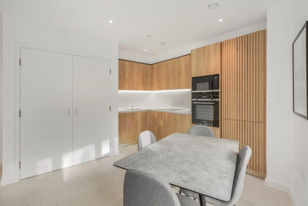 Flat Sidney Street in Greater London