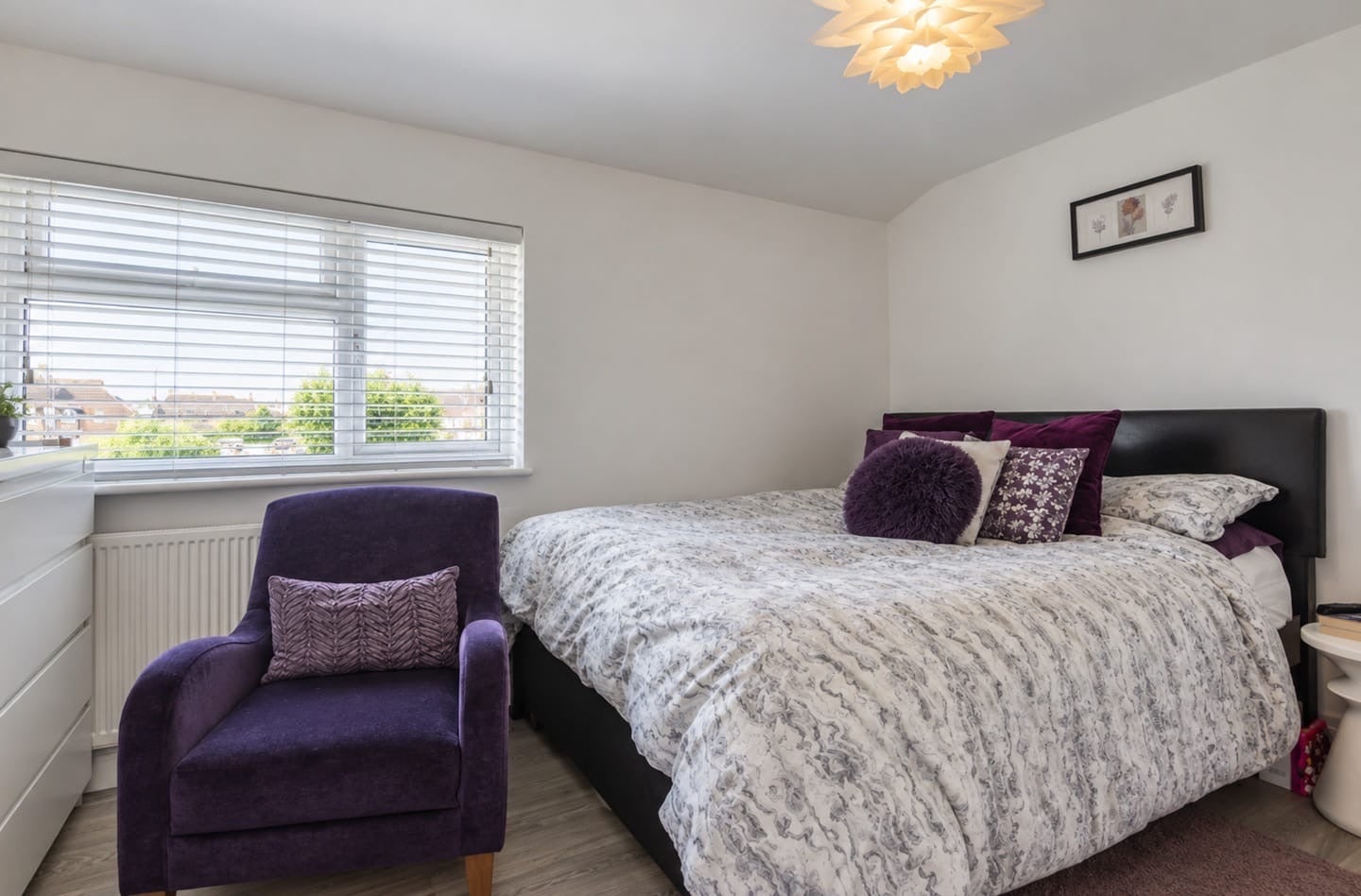 Room The Green in Burnham