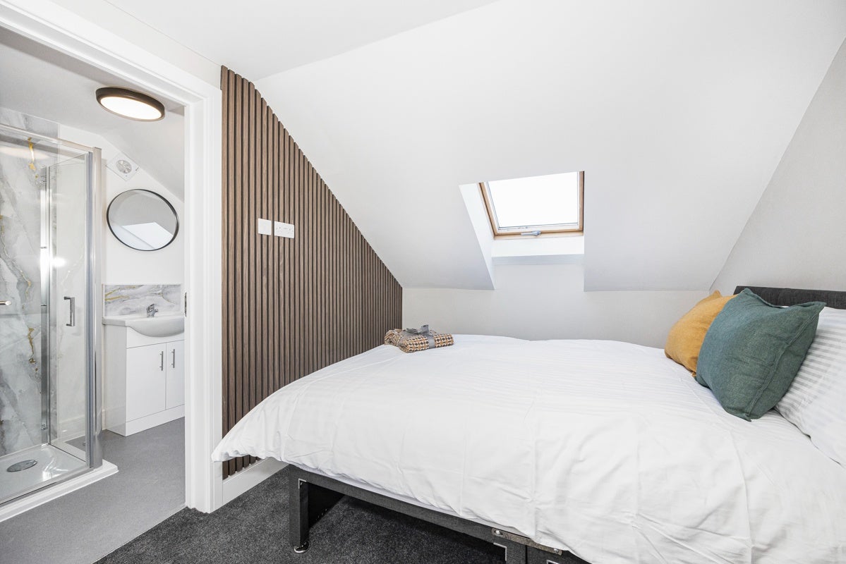 Room College Avenue in Gillingham