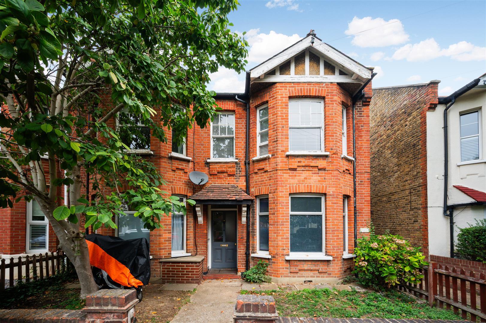 Flat Cromwell Road in Greater London