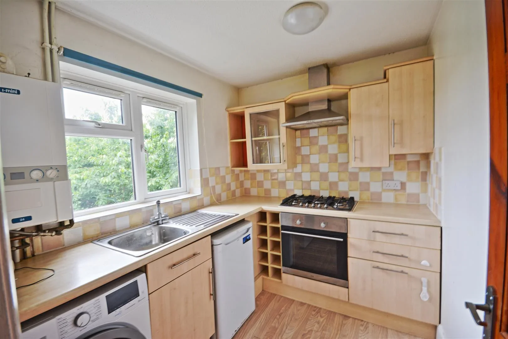 Flat Obelisk Rise in Boughton
