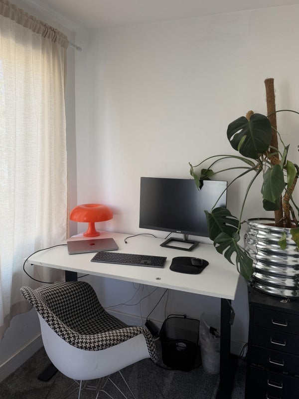 Room Rushmore Road in Greater London