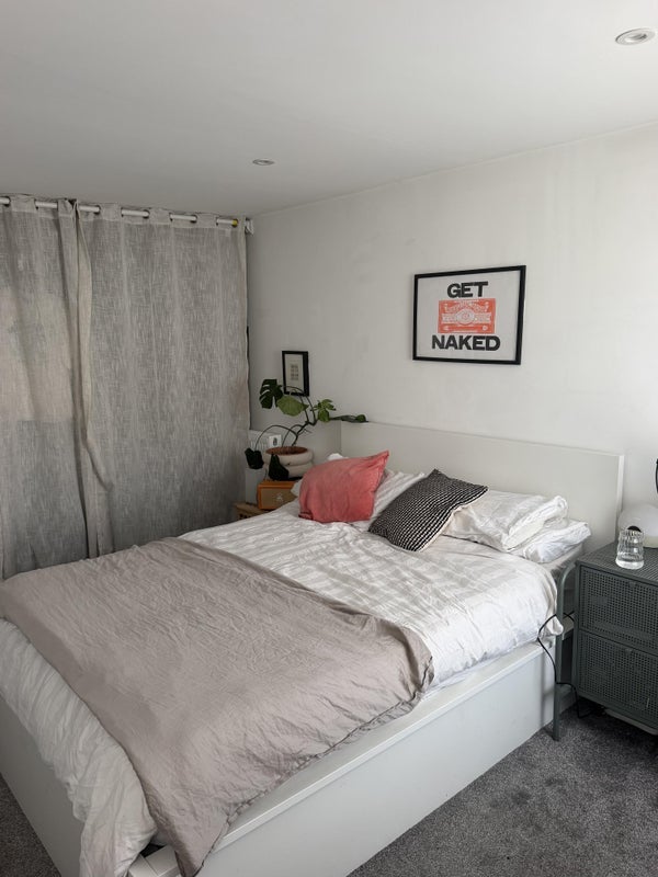 Room Rushmore Road in Greater London