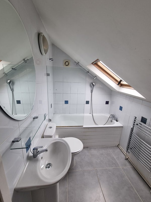 Room Rattray Road in Greater London