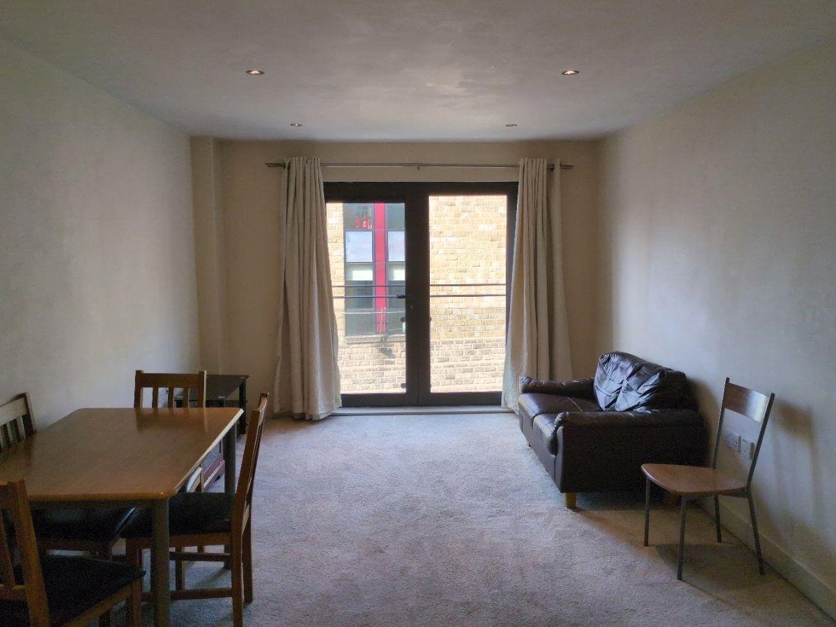 Flat Sunbridge Road in Bradford