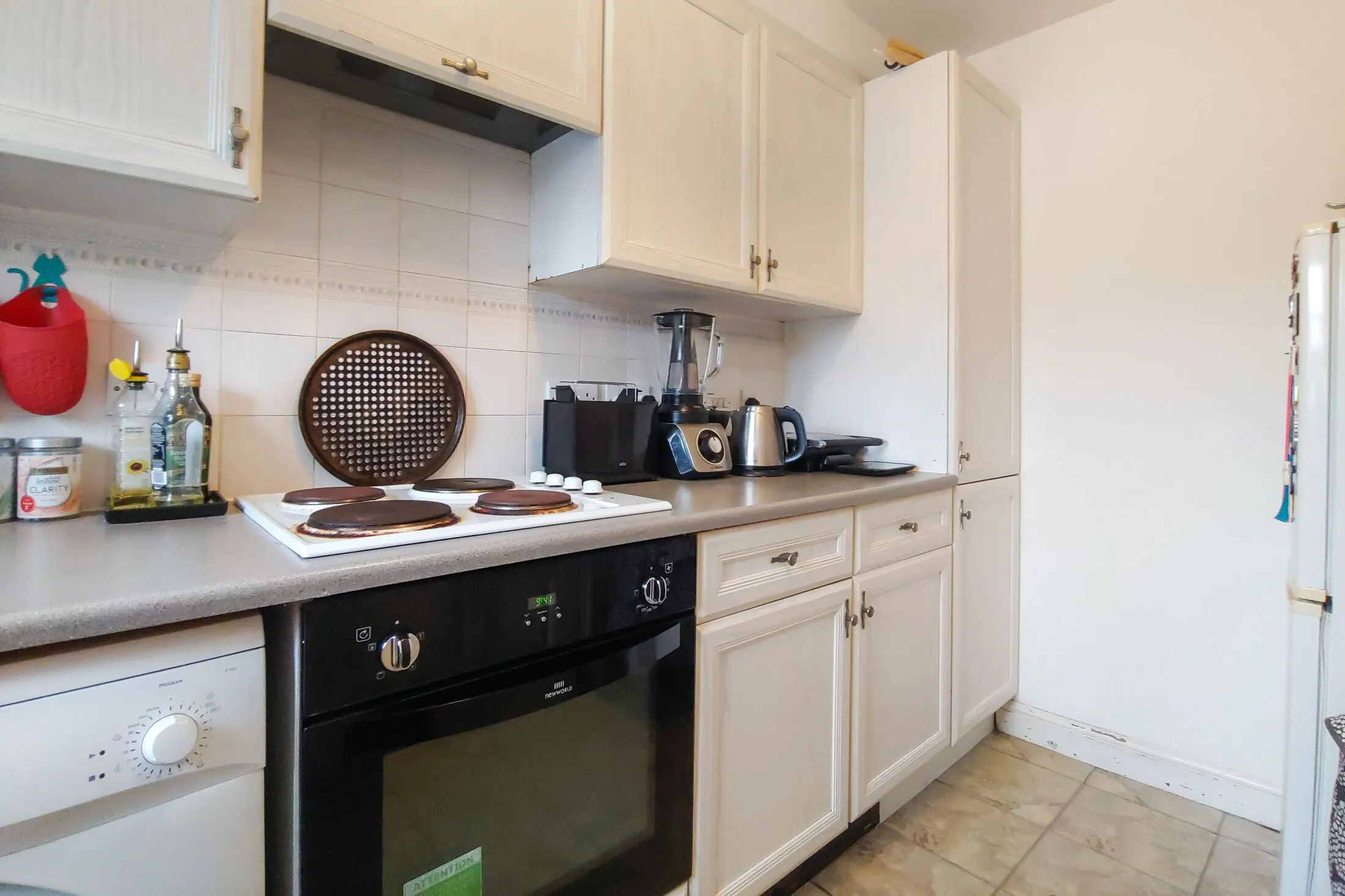 Flat Wheat Sheaf Close in Greater London