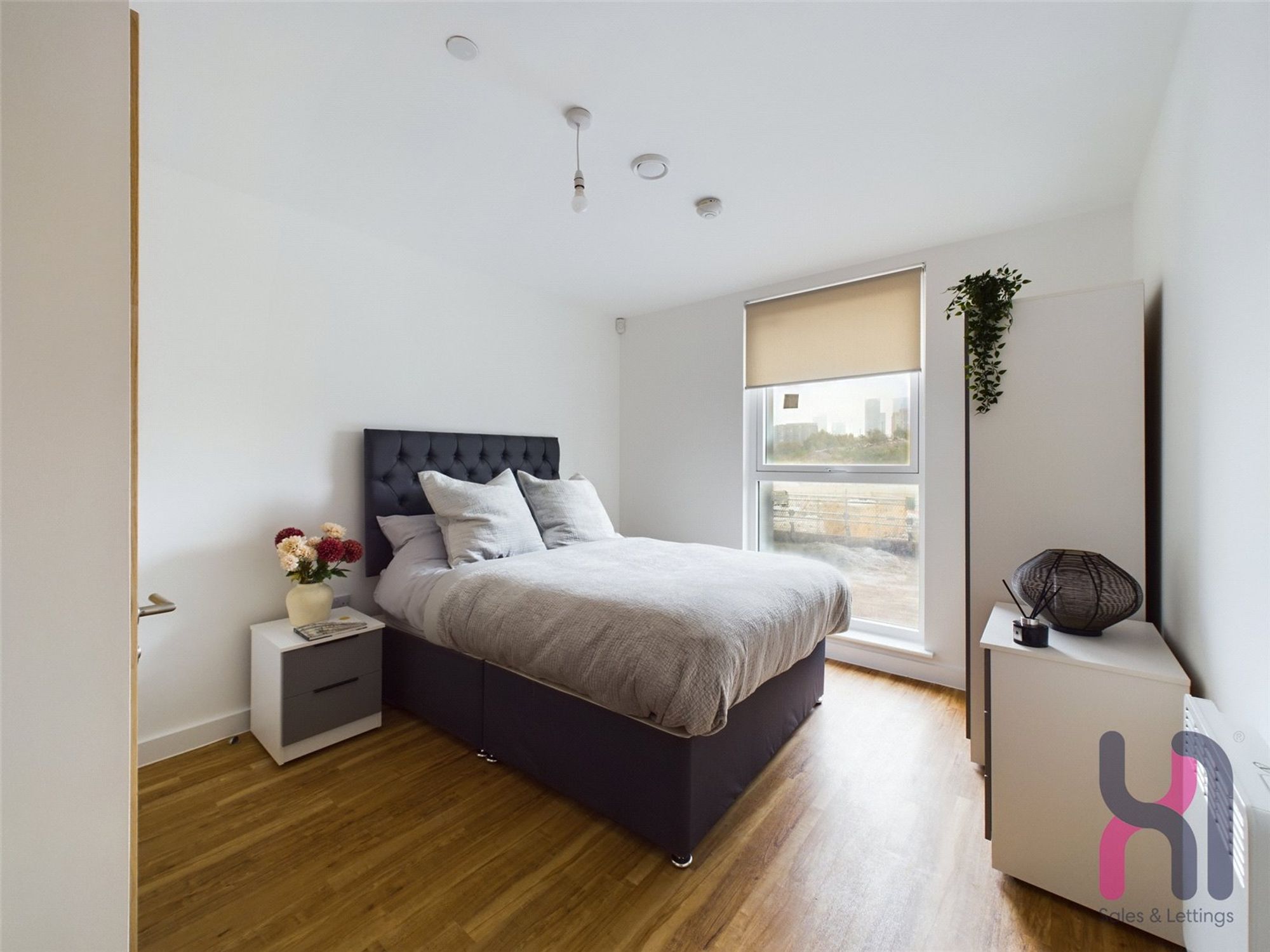 Flat Pomona Strand in Trafford