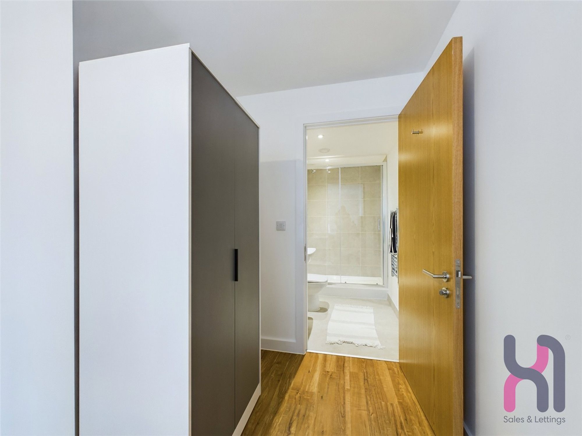 Flat Pomona Strand in Trafford