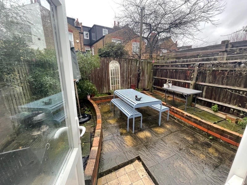 Room Cavendish Road in Greater London