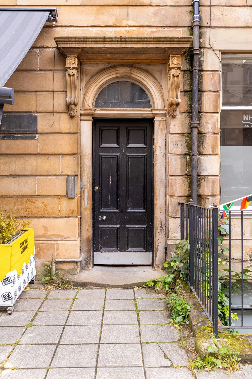 Flat Kersland Street in Glasgow