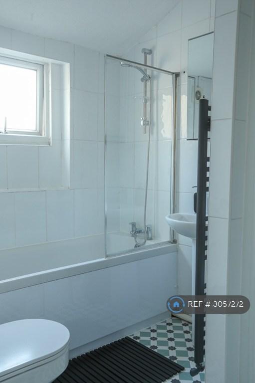 Room Springbank Road in Greater London