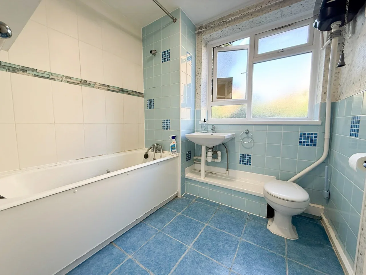 Flat Chardmore Road in Greater London