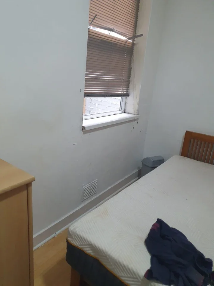 Room Dunedin Road in Greater London