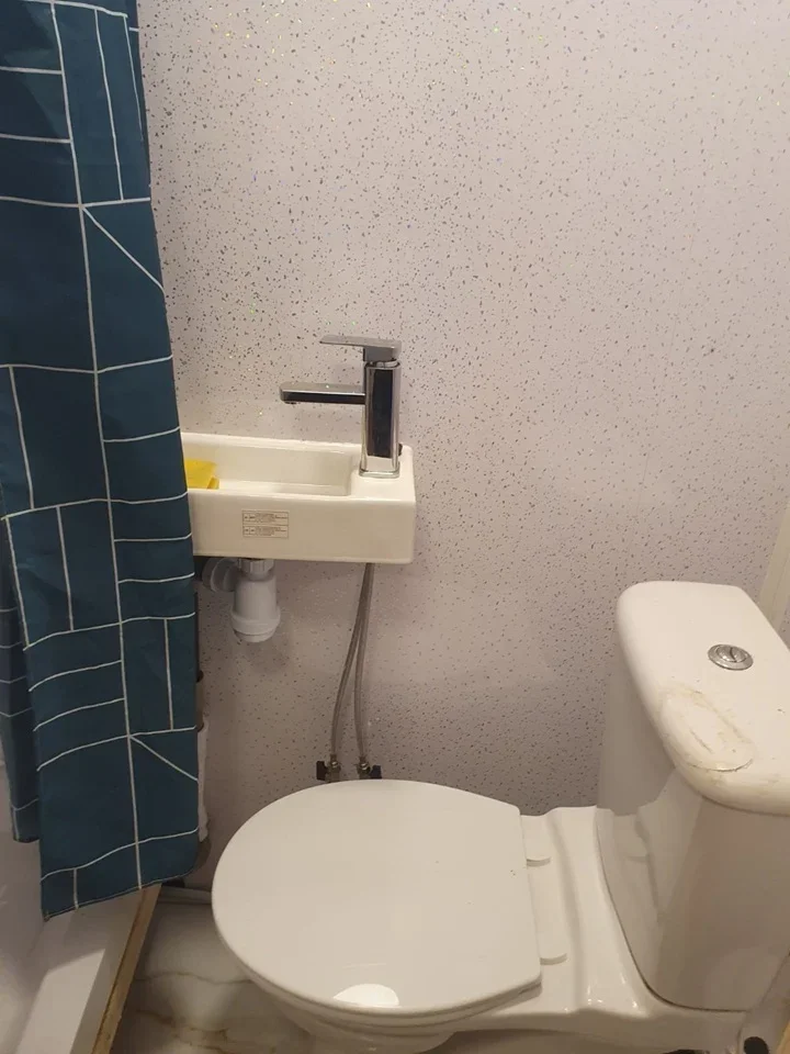 Room Dunedin Road in Greater London