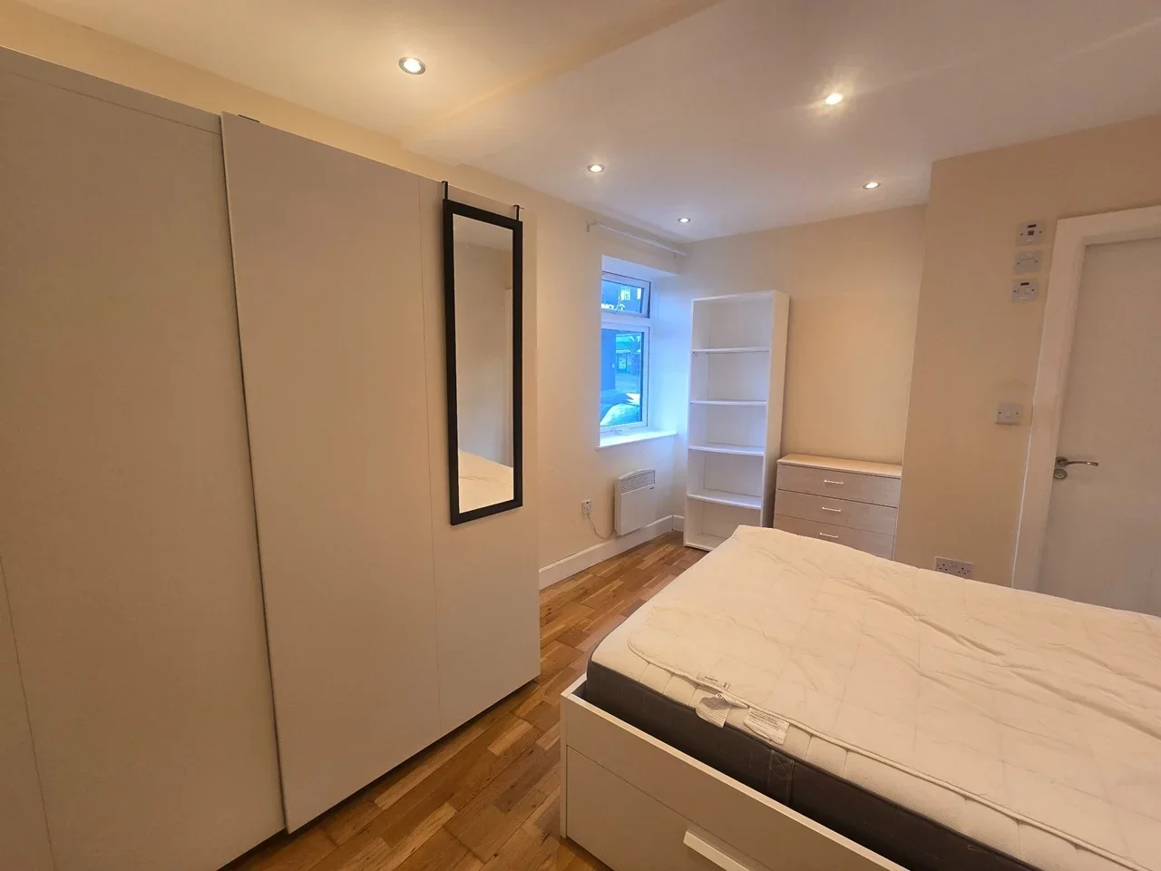 Flat Allington Road in Greater London