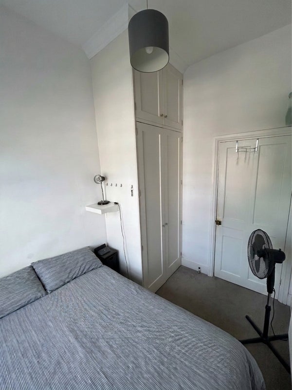 Room Louisville Road in Greater London
