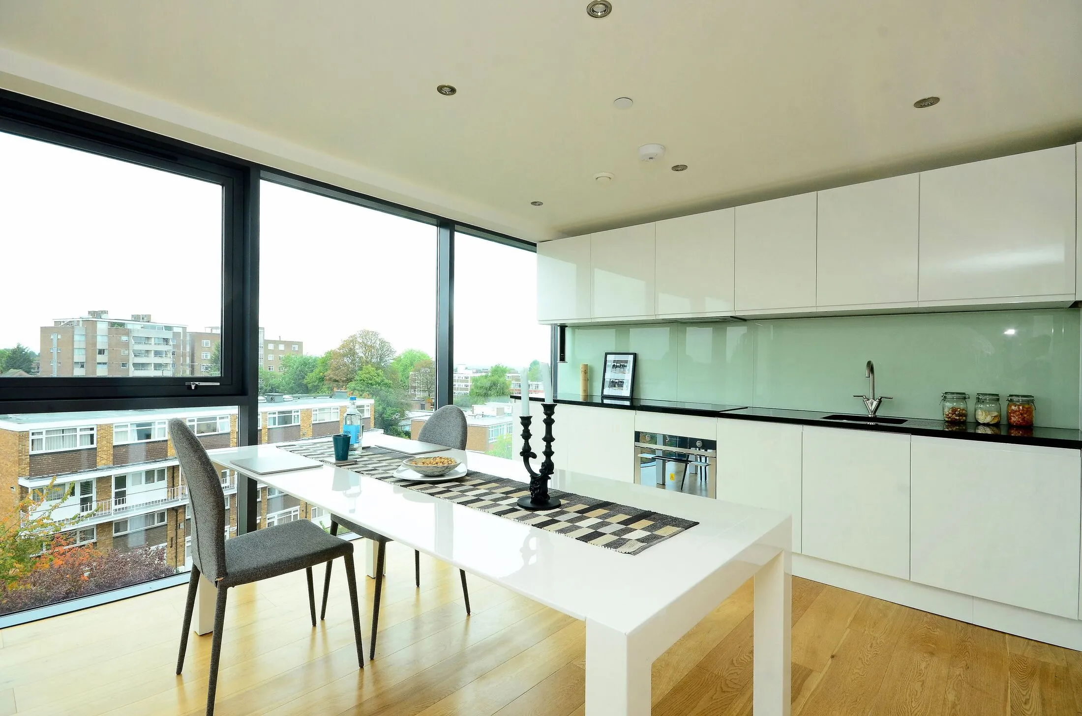 Flat Kersfield Road in Greater London