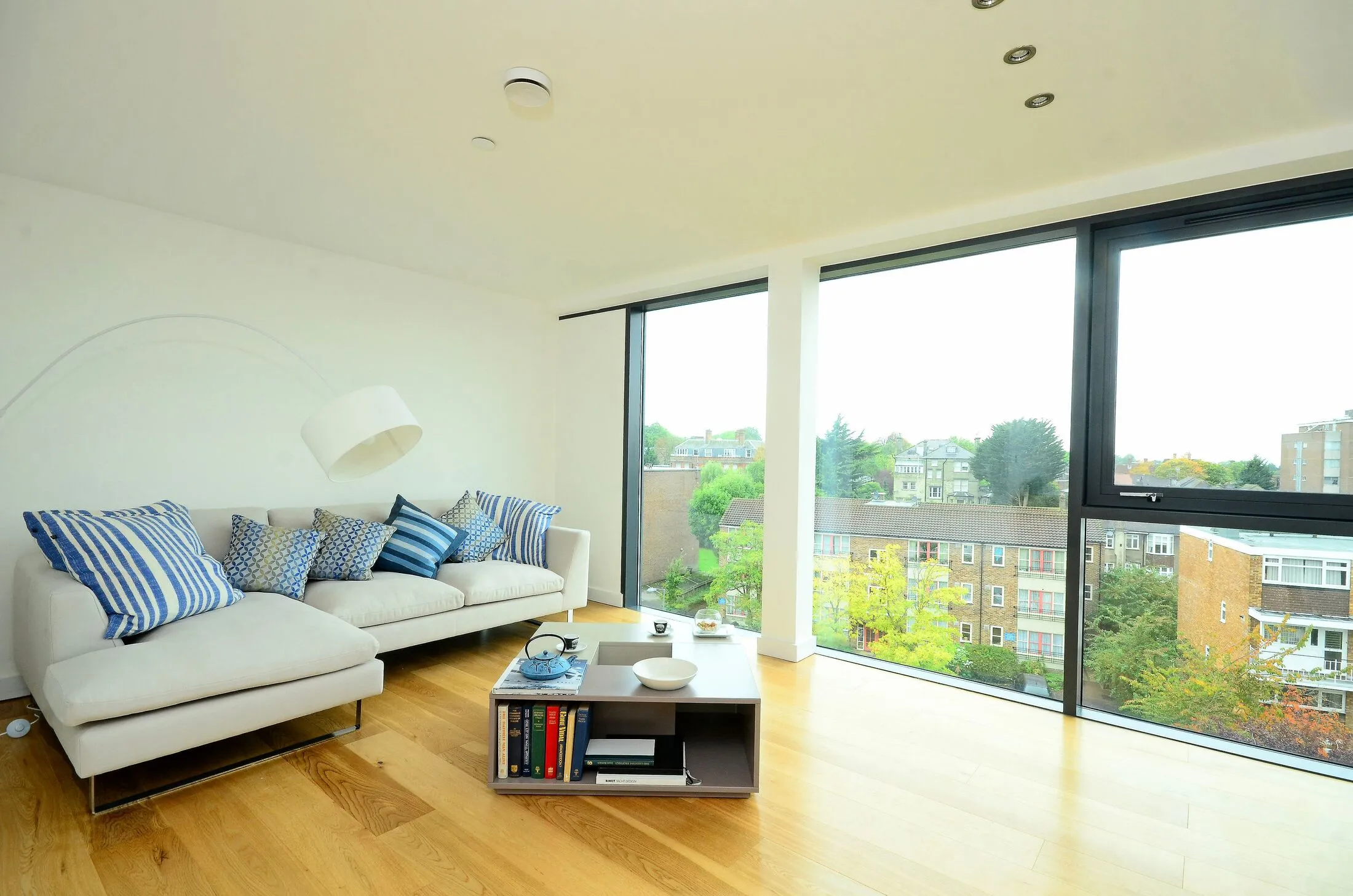 Flat Kersfield Road in Greater London