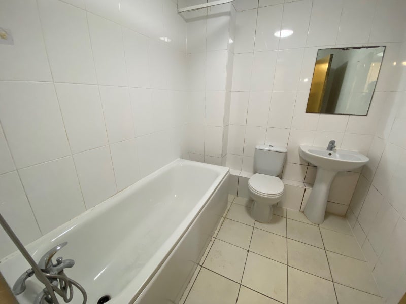 Room Victoria Way in Greater London