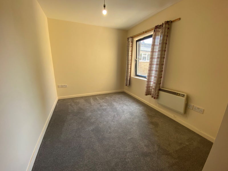 Room Victoria Way in Greater London