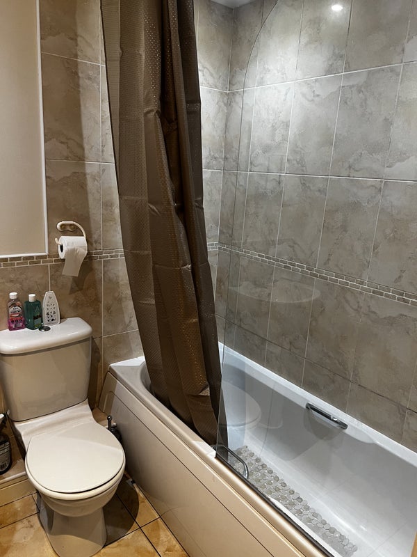 Room Brownlow Road in Horwich