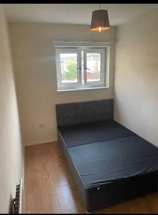 Room Tibbenham Walk in Greater London