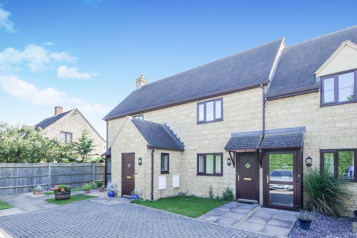 Flat Witney Road in West Oxfordshire