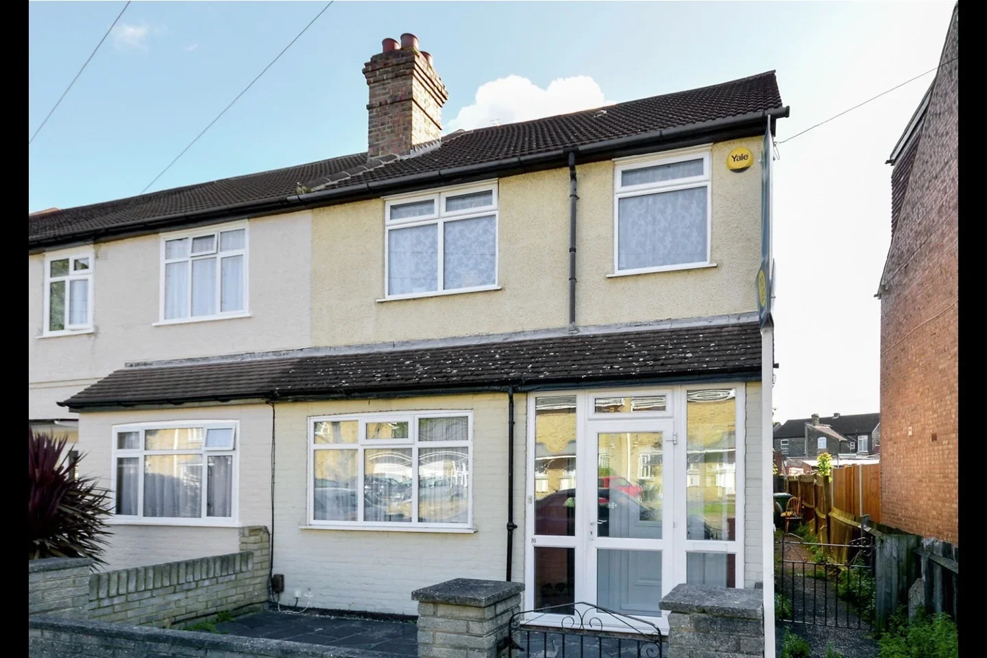 House Woldham Road in Greater London