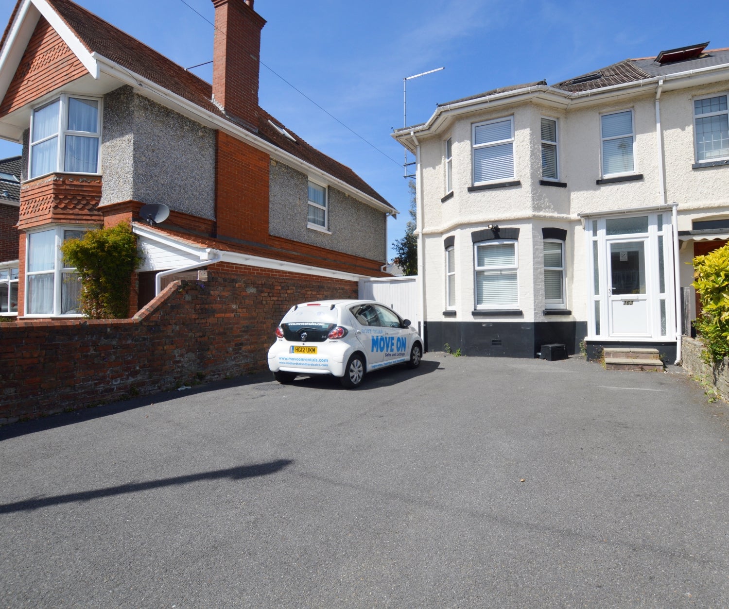 Room Bournemouth Road in Poole