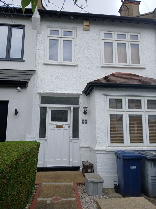 Room Falkland Avenue in Greater London