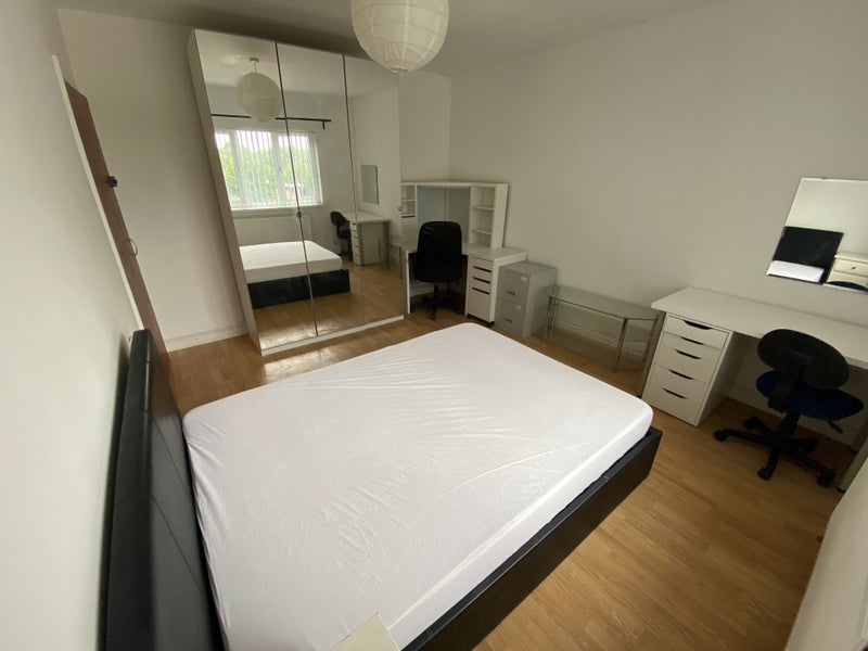 Room Welford Road in Leicester