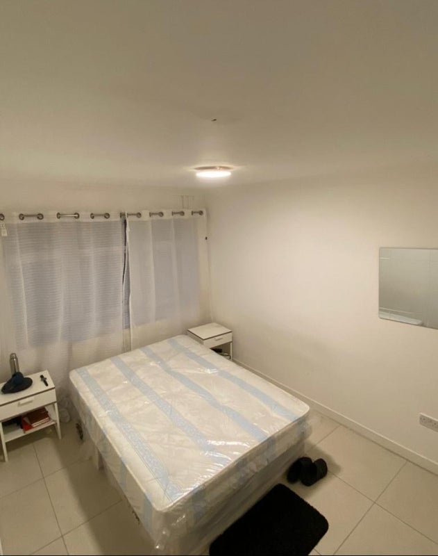 Room East Ferry Road in Greater London