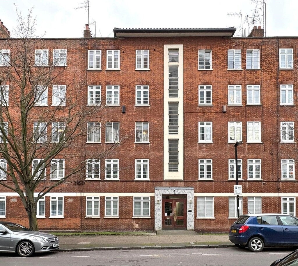 Flat Townshend Road in City of Westminster