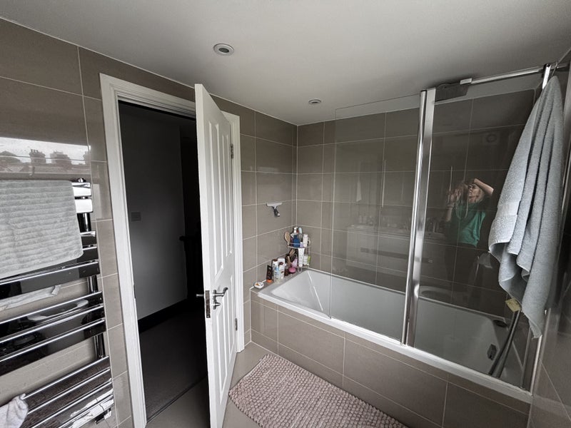 Room Loxwood Road in Greater London