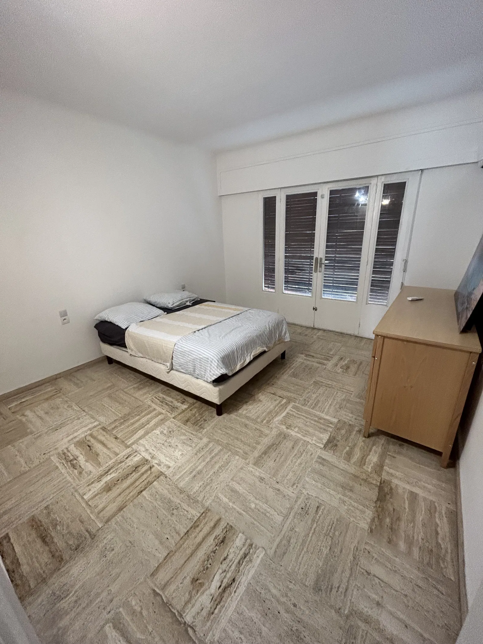 Room Avenue des Orangers in Nice