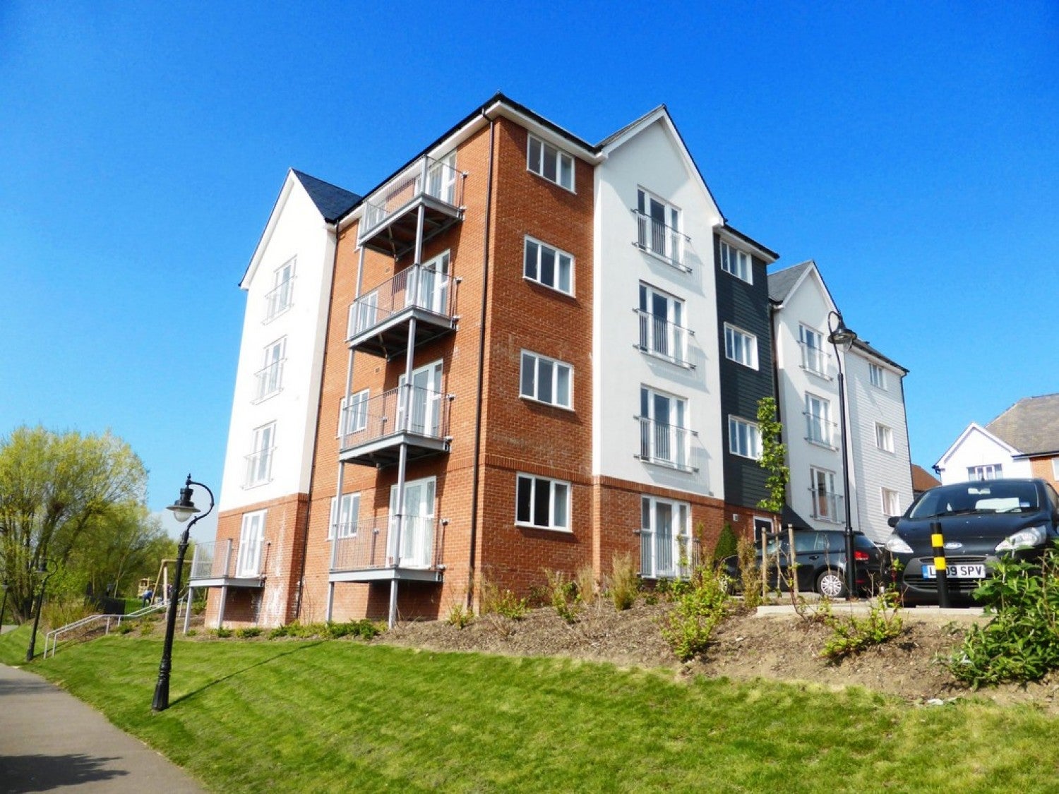 Flat Kingsclere Road in Basingstoke and Deane