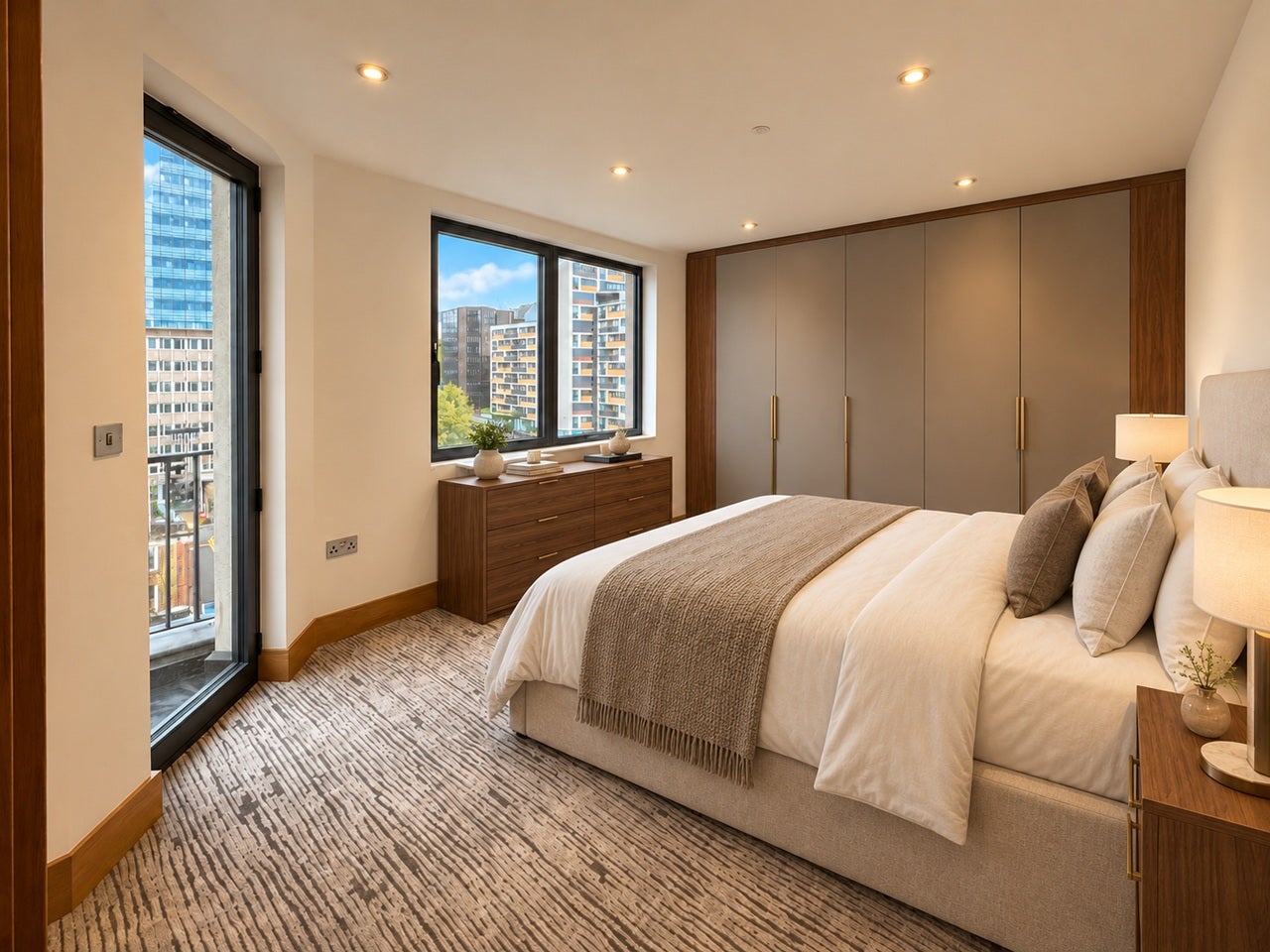 Flat Whitgift Street in Greater London