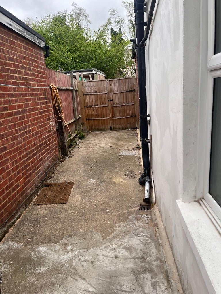 Flat Wightman Road in Greater London