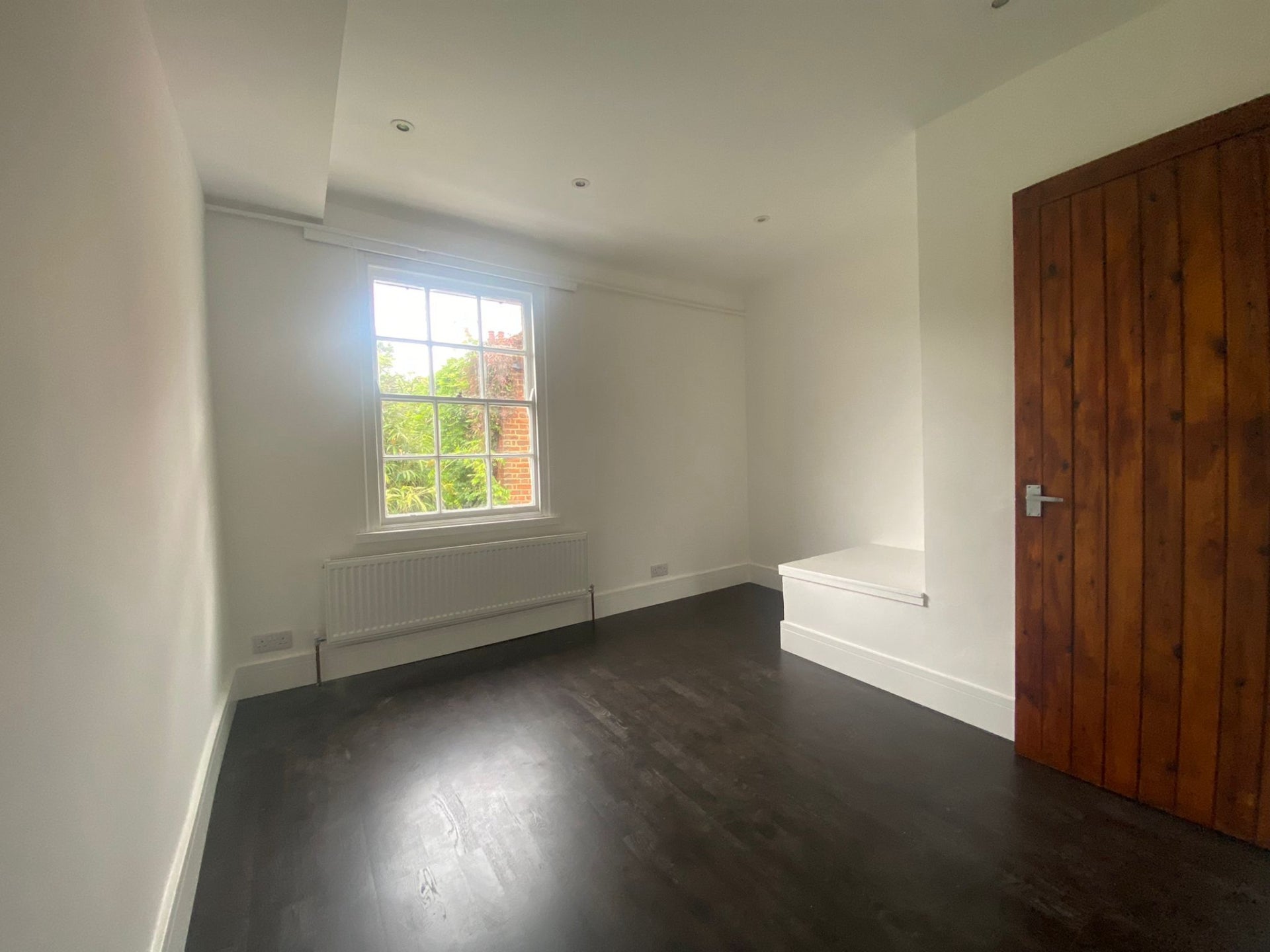 House Honeypot Lane in Greater London