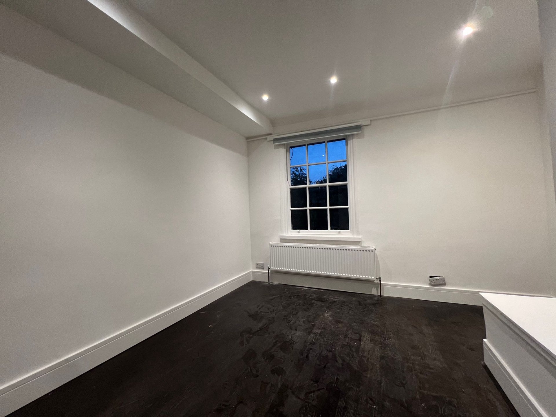 House Honeypot Lane in Greater London