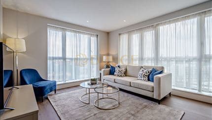 Flat Westferry Circus in Greater London