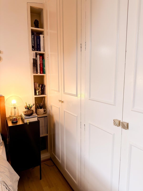 Room Overstone Road in Greater London