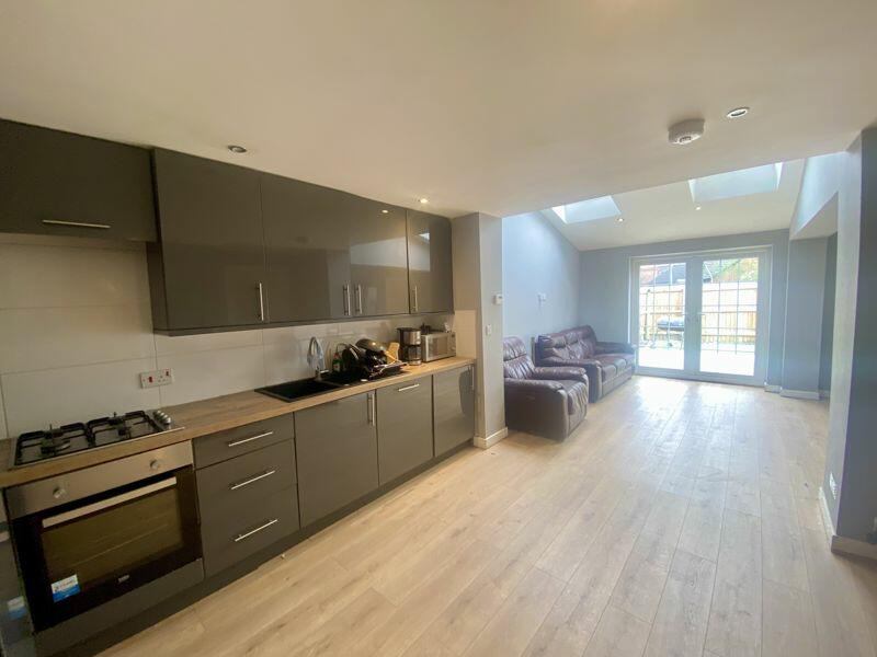 Room Tillerman Close in Salford