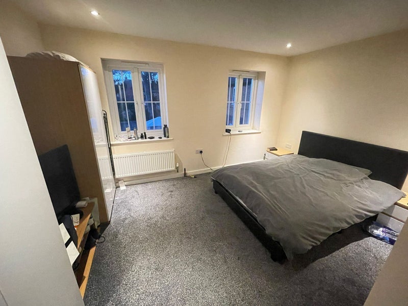 Room Tillerman Close in Salford