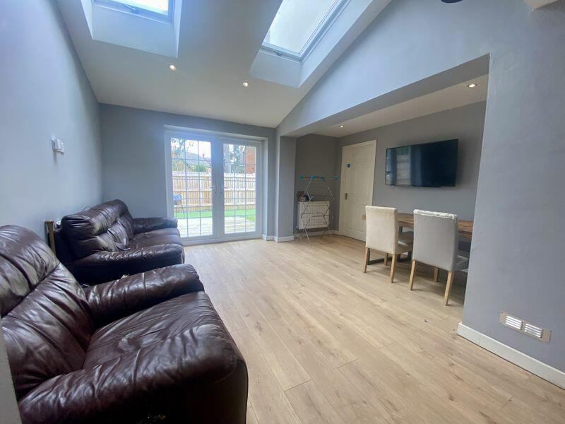 Room Tillerman Close in Salford