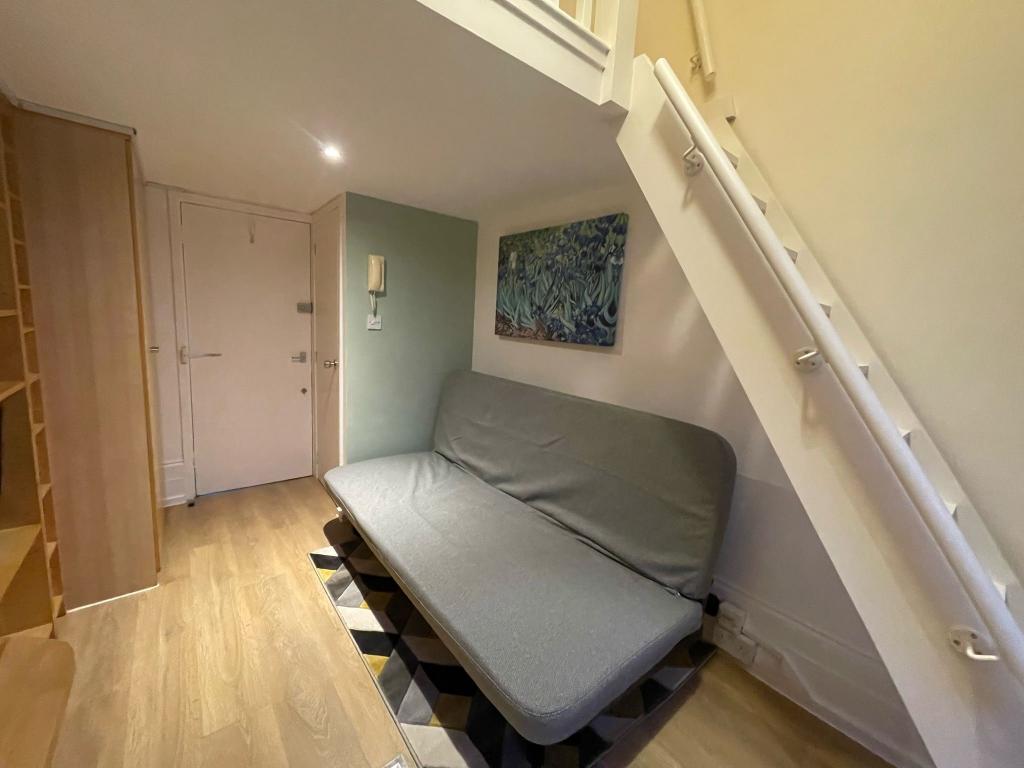 Flat Claverton Street in City of Westminster