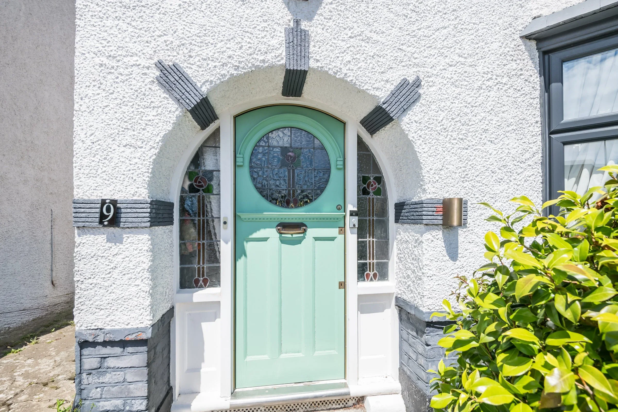 House Woodvale Avenue in Greater London